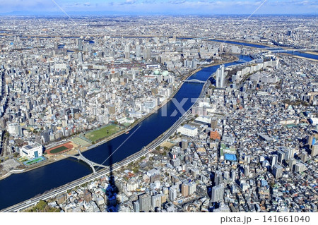 東京都、東京スカイツリーからの眺め(北千住方向) 東京都、東京スカイツリーからの眺め(北千住方向) 141661040