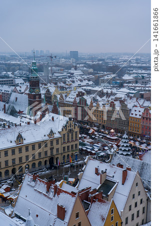 Wroclaw Rynek in winter with Old Town Hall and Christmas market Wroclaw Rynek in winter with Old Town Hall and Christmas market 141661866