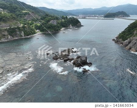 かえる島と今子浦海水浴場 夏の日本海 141663034