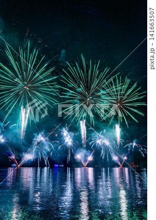 （神奈川県）芦ノ湖夏祭り　湖水祭花火大会 141663507