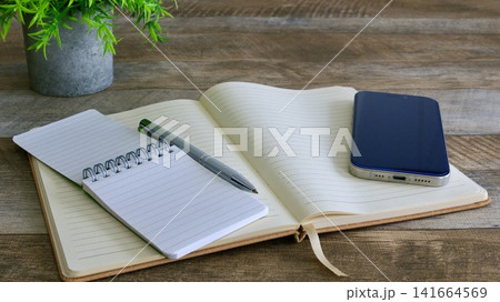 スマホで情報収集とメモ作成 スマホで情報収集とメモ作成 141664569