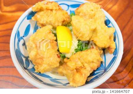 とり天が豪快に盛られたとり玉天ぶっかけうどん 141664707