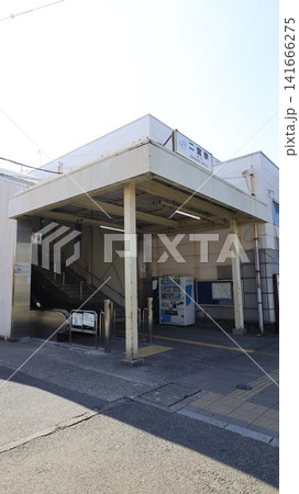 JR東海道線の二宮駅南口、エスカレーターが設置 JR東海道線の二宮駅南口、エスカレーターが設置 141666275