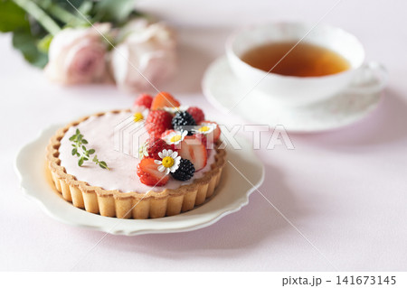 かわいいイチゴのタルト かわいいイチゴのタルト 141673145