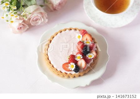 かわいいイチゴのタルト かわいいイチゴのタルト 141673152