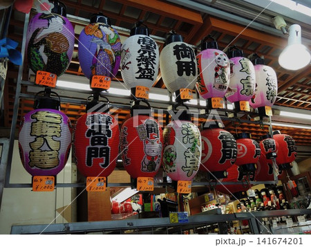 浅草寺の仲見世商店街 浅草寺の仲見世商店街 141674201