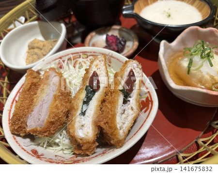 お店で食べたカツ丼 お店で食べたカツ丼 141675832