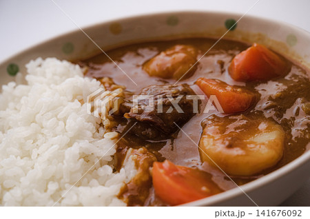 牛肉と野菜のカレーライス、定番洋食のイメージ 牛肉と野菜のカレーライス、定番洋食のイメージ 141676092