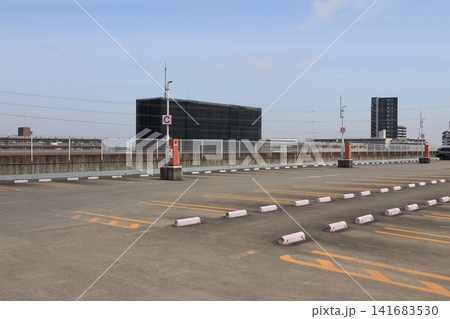 屋上駐車場の風景 屋上駐車場の風景 141683530