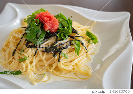 海苔と薬味たっぷりの和風パスタ 海苔と薬味たっぷりの和風パスタ 141683709