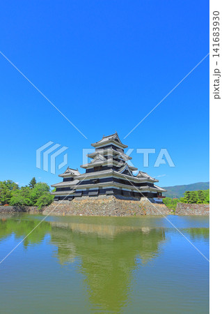 長野県松本市、国宝松本城の風景 長野県松本市、国宝松本城の風景 141683930
