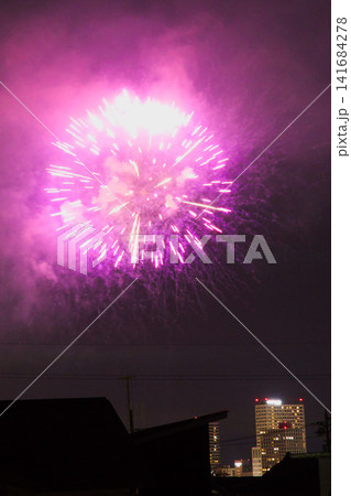夜空に上がる花火 夜空に上がる花火 141684278