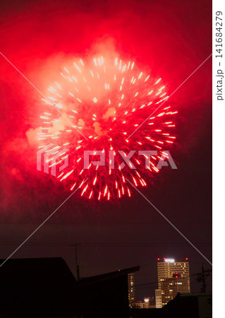 夜空に上がる花火 夜空に上がる花火 141684279