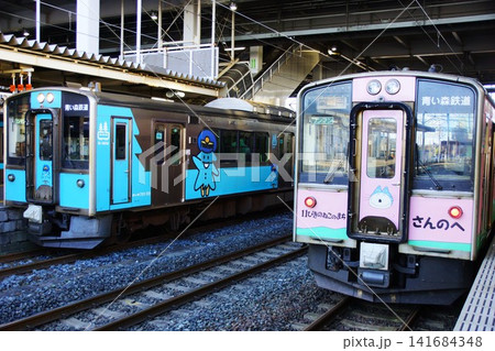 青い森鉄道 八戸駅(青い森鉄道701系ラッピング車両) 青い森鉄道 八戸駅(青い森鉄道701系ラッピング車両) 141684348