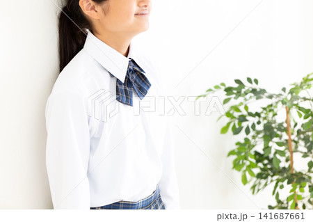 制服姿の女子中学生 141687661