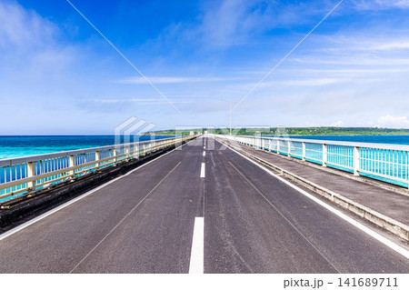 宮古島 来間大橋から望む絶景 宮古島 来間大橋から望む絶景 141689711