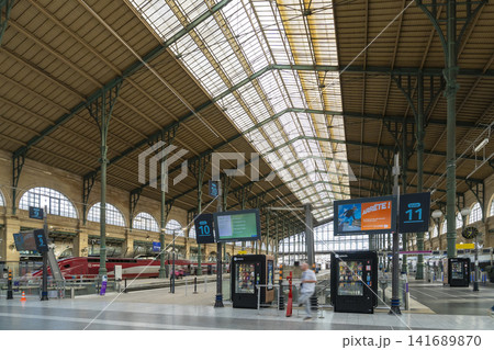 フランス・パリ北駅の駅構内とユーロスター フランス・パリ北駅の駅構内とユーロスター 141689870