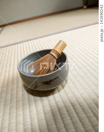 抹茶碗に収められた茶筅と畳/Bamboo whisk set 抹茶碗に収められた茶筅と畳/Bamboo whisk set 141690242