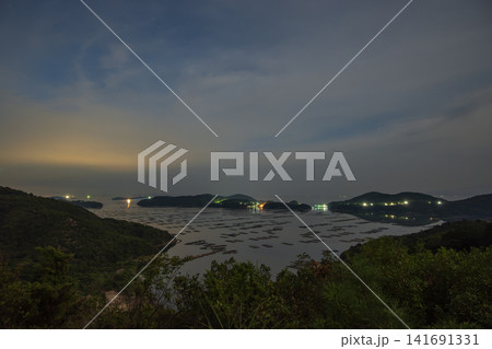 日本の岡山県瀬戸内市のとても美しい朝の風景 日本の岡山県瀬戸内市のとても美しい朝の風景 141691331