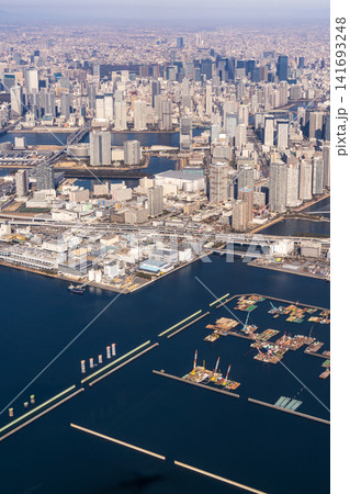 東京湾上空からの空撮 東京湾上空からの空撮 141693248