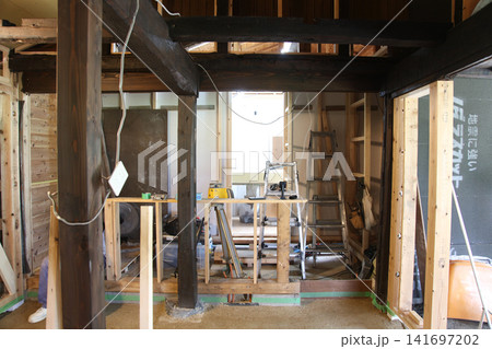 建築現場の様子 建築現場の様子 141697202