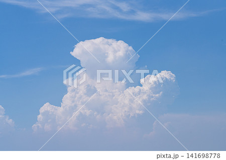 青空に発達する雄大な積雲 青空に発達する雄大な積雲 141698778