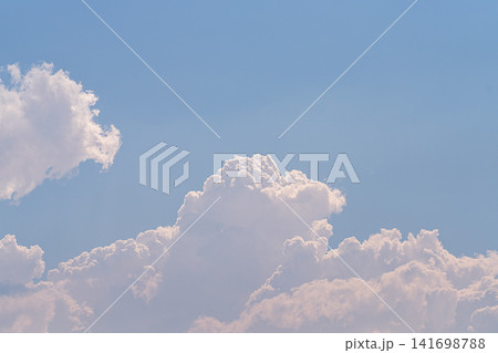 青空に発達する雄大な積雲 青空に発達する雄大な積雲 141698788