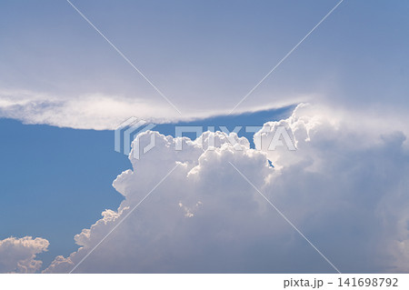 青空に発達する雄大な積雲 青空に発達する雄大な積雲 141698792