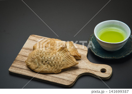 美味しいたい焼きをお茶と一緒に 美味しいたい焼きをお茶と一緒に 141699387