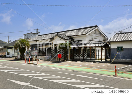 JR九州筑肥線の今宿駅の風景 JR九州筑肥線の今宿駅の風景 141699660