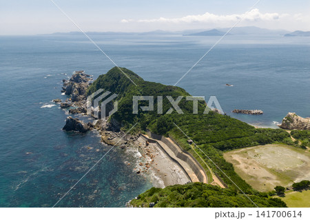 三重県伊勢志摩の離島「神島」鳥羽方面を望む 三重県伊勢志摩の離島「神島」鳥羽方面を望む 141700614