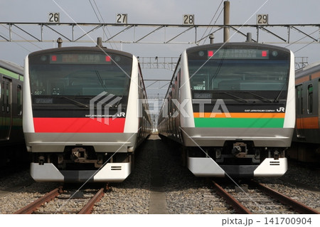 E233系5000番台と3000番台の並び E233系5000番台と3000番台の並び 141700904