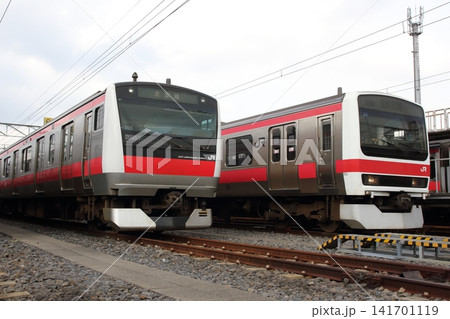 京葉線で活躍するE233系と 209系 ケヨ34編成 京葉線で活躍するE233系と 209系 ケヨ34編成 141701119