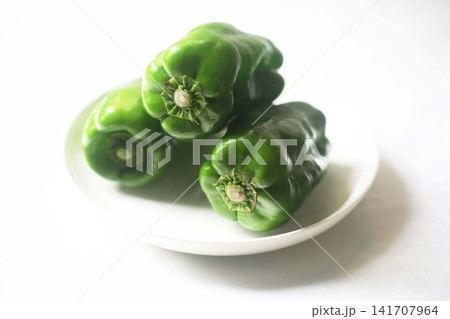 夏から秋が旬の野菜 ピーマン 夏から秋が旬の野菜 ピーマン 141707964