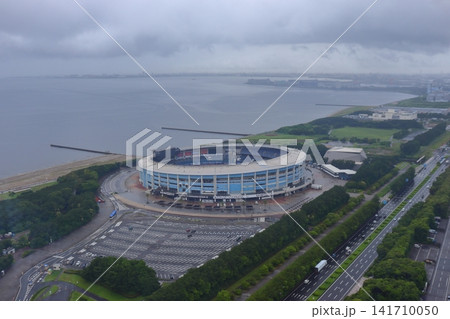 梅雨空の千葉マリンスタジアム(千葉県幕張市) 梅雨空の千葉マリンスタジアム(千葉県幕張市) 141710050
