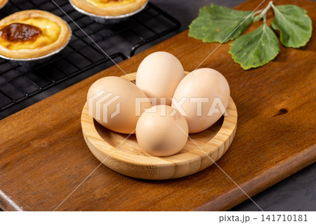 raw Organic Free Range Farm Fresh Eggs Whole In Shell raw Organic Free Range Farm Fresh Eggs Whole In Shell 141710181