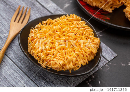 dried Orange Carrot Flavored Noodle Cakes for Hotpot 141711256