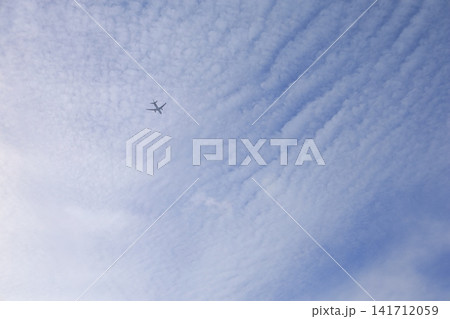 青空に浮かぶ雲 青空に浮かぶ雲 141712059