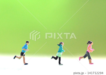 健康管理 ランニングをする人々イメージ 141712294