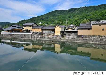 兵庫県佐用町 宿場町 「平福宿」の保存地区 利神城の麓 兵庫県佐用町 宿場町 「平福宿」の保存地区 利神城の麓 141713111