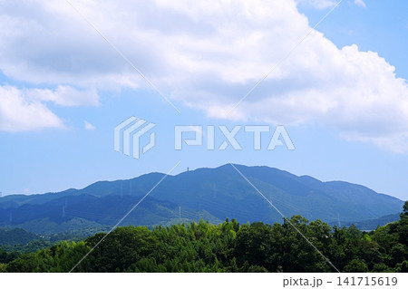 大阪　千早赤阪　下赤坂の棚田から見た葛城山（夏） 141715619