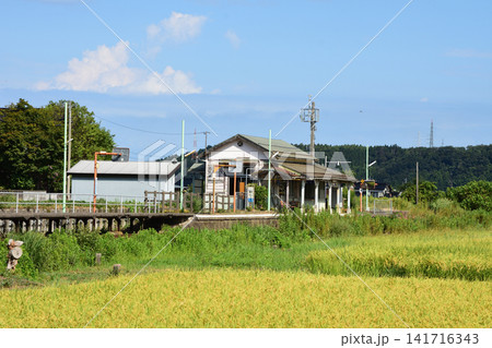大糸線 頸城大野駅のホームと駅舎 大糸線 頸城大野駅のホームと駅舎 141716343