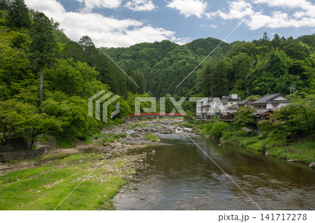 愛知県豊田市・新緑の香嵐渓と巴川 愛知県豊田市・新緑の香嵐渓と巴川 141717278