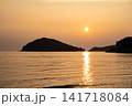 海に沈む夕日 141718084