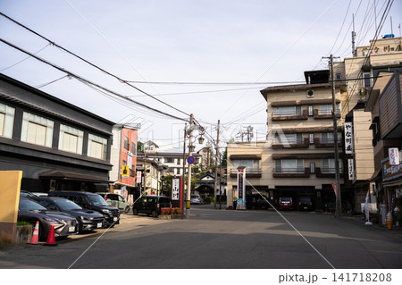 静かな小野川温泉街の風景 静かな小野川温泉街の風景 141718208