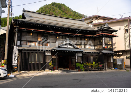 歴史ある佇まいの小野川温泉の旅館 歴史ある佇まいの小野川温泉の旅館 141718213