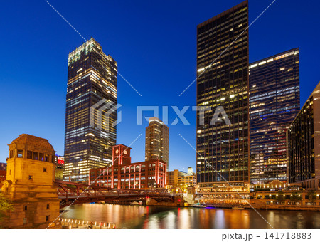 Scenic view of downtown Chicago during sunset Scenic view of downtown Chicago during sunset 141718883