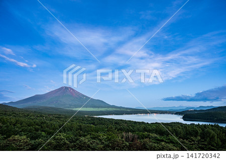 パノラマ台からの山中湖と富士山 パノラマ台からの山中湖と富士山 141720342