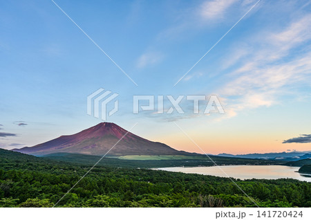 パノラマ台からの山中湖と富士山 パノラマ台からの山中湖と富士山 141720424