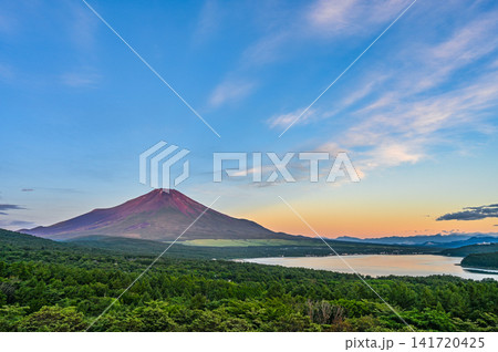 パノラマ台からの山中湖と富士山 パノラマ台からの山中湖と富士山 141720425